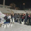Roditelji ubijenih mladih iz Dubone i Malog Orašja odali počast ubijenima ispred OŠ „Vladislav Ribnikar“