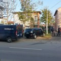 VIDEO Ovo je kuća u kojoj je sin odsekao glavu majci: Oglasila se policija o stravičnom ubistvu u Novom Sadu