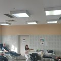 Солидарност након трагедије: Запослени у КПЗ Сремска Митровица донирали крв за повређене у несрећи у Јарку