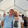 Miroslav Petrašinović otkrio da je juče kod Skupštine Srbije „metak završio“ u gumi njegovog automobila