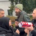 VIDEO Provocirao Dijanu Hrku i studente, sad Jaćimoviće dok štrajkuju glađu: Aleksandar Šulc došao sa igračkom autobusa i…